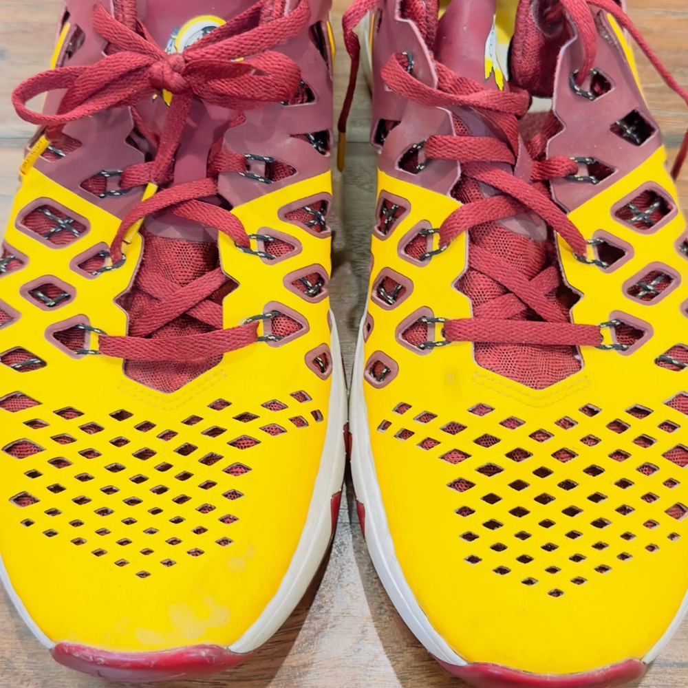 Nike Washington Redskins shoes size 11 mens